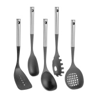 Set de utensilios de cocina con mango de acero - 5 unidades